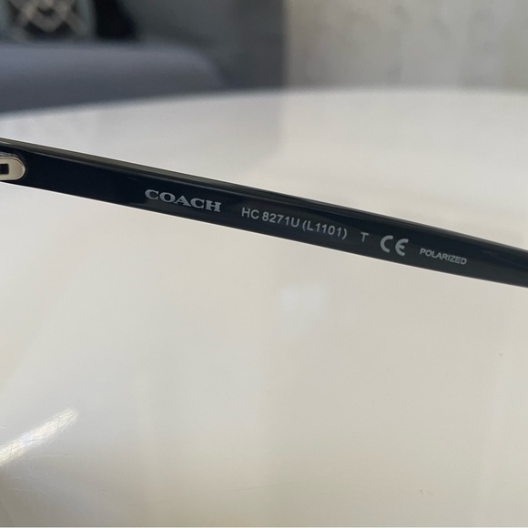 COACH Women’s Sunglass Black Dark Gray Gradient Polarized - Like New - Picture 5 of 8